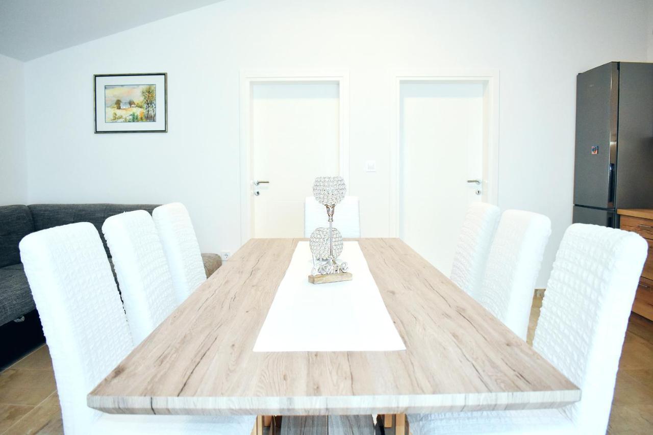 Apartmani Lovrencic วรซี ภายนอก รูปภาพ