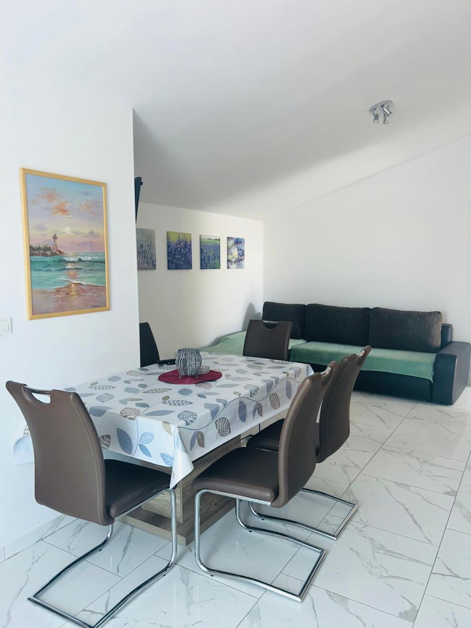 Apartmani Lovrencic วรซี ภายนอก รูปภาพ